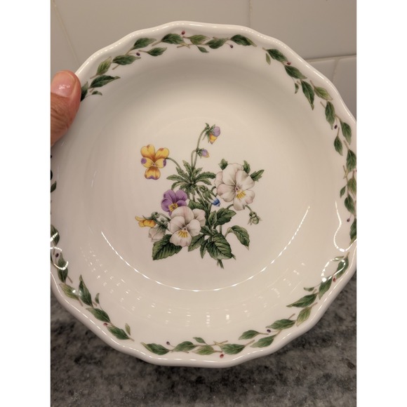 Noritake Gourmet Garden: Soup / Cereal Bowl, 7 1/2", Pansies - Picture 1 of 5